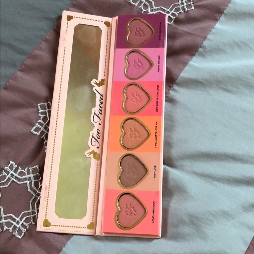 Too Faced Love Flush Palette